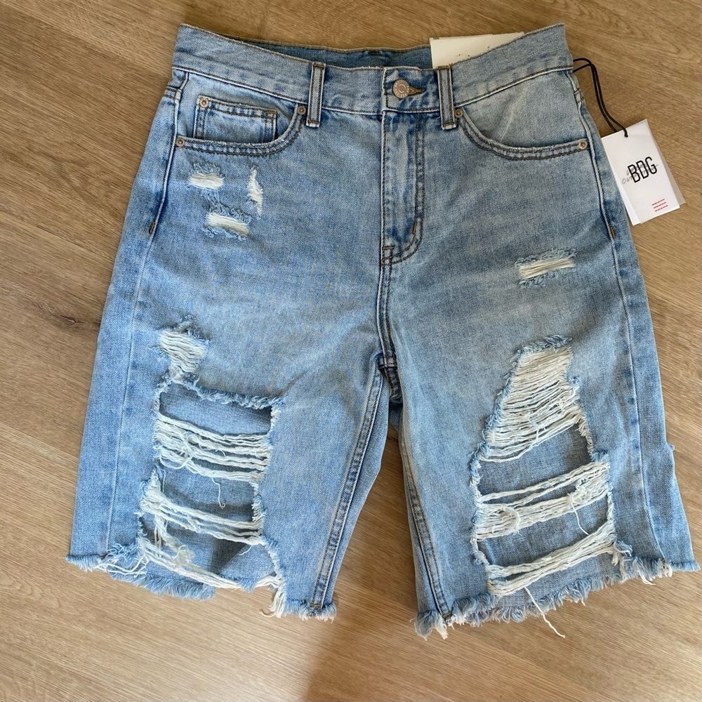 New Urban Outfitters BDG Baggy Bermuda Distressed Denim Shorts